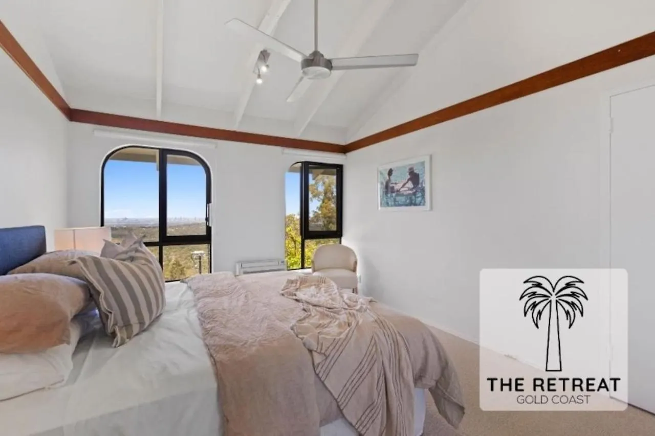 Holiday home The Retreat Gold Coast Mansion Views Sleeps 25 Villa Tallai