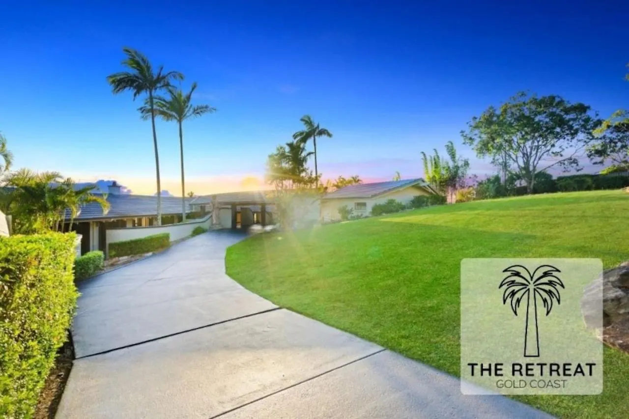 Holiday home The Retreat Gold Coast Mansion Views Sleeps 25 Villa Tallai