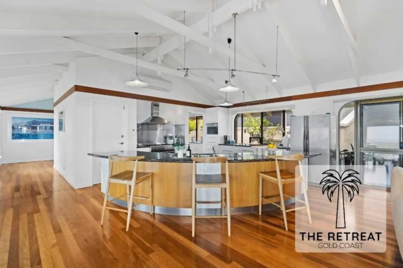 The Retreat Gold Coast Mansion Views Sleeps 25 Villa Tallai