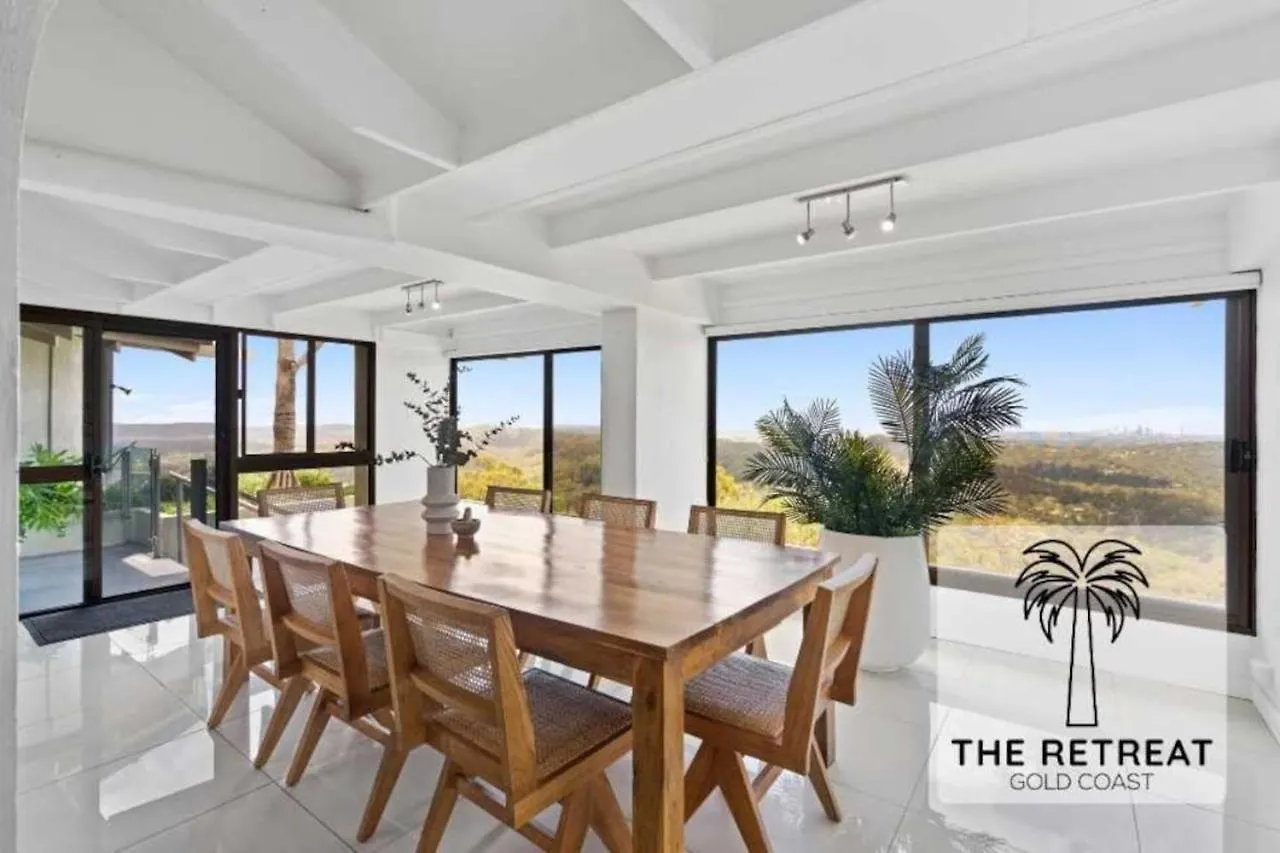 The Retreat Gold Coast Mansion Views Sleeps 25 Villa Tallai Australia