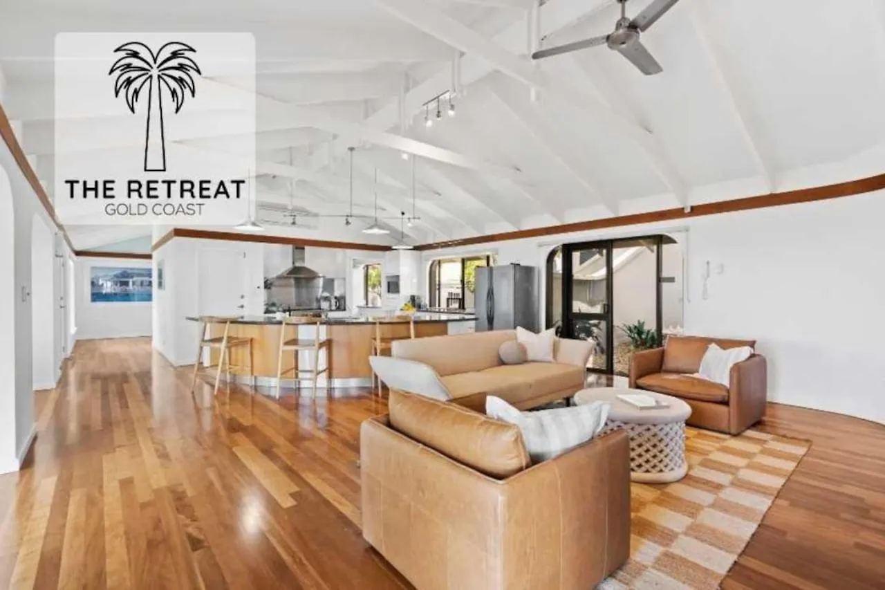 Holiday home The Retreat Gold Coast Mansion Views Sleeps 25 Villa Tallai Australia